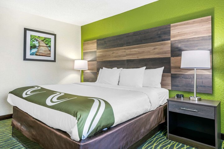 Quality Inn & Suites Leesburg Chain of Lakes