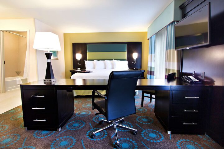 Room 33 of 66