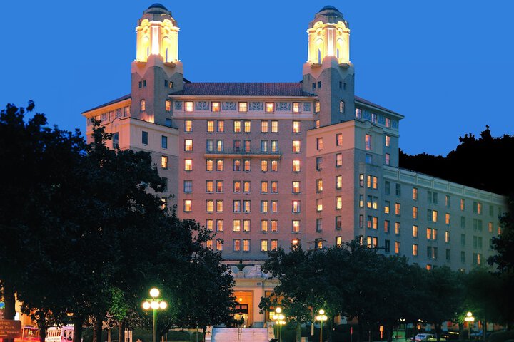 Arlington Resort Hotel and Spa