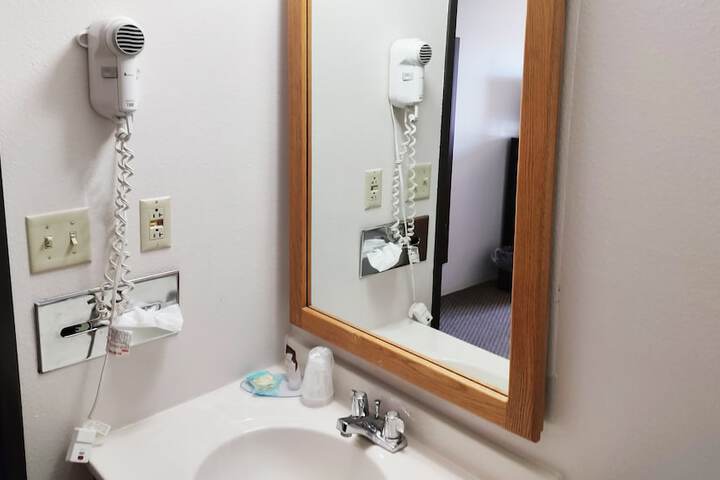 Room 16 of 30