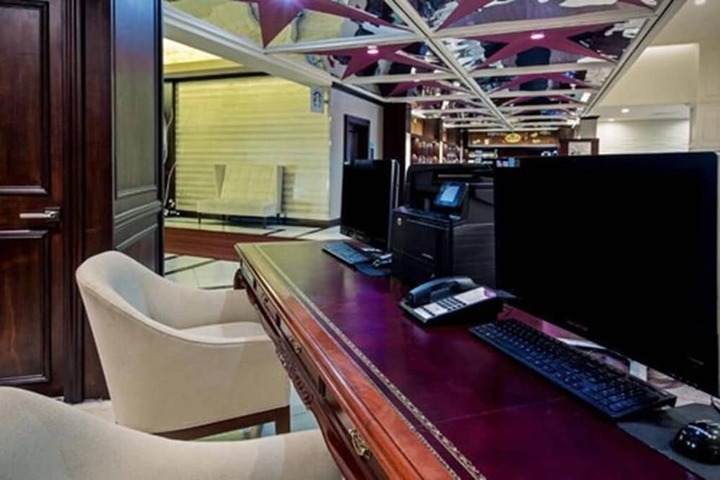 Business Center 68 of 68