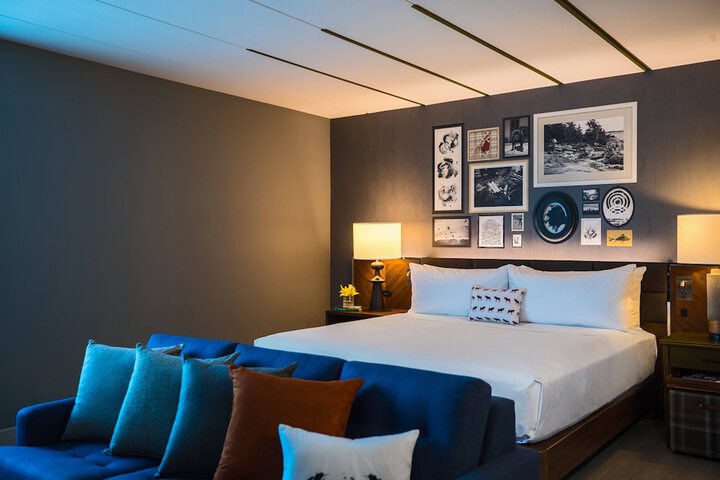 Room 37 of 103