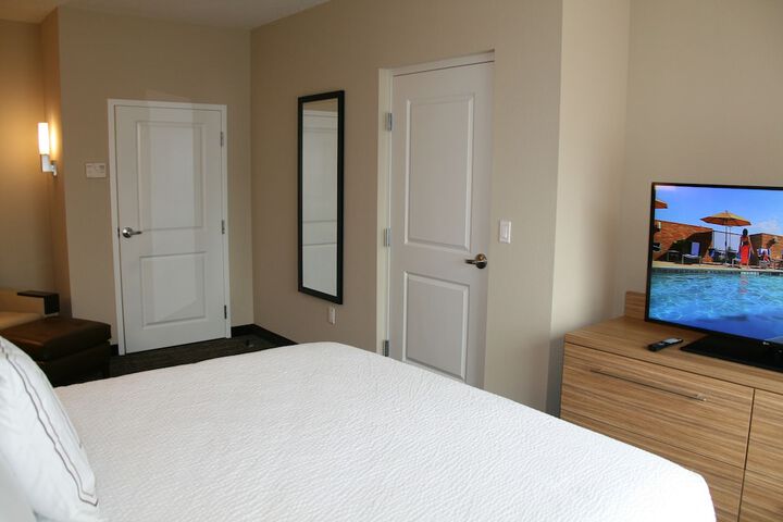 Room 26 of 43