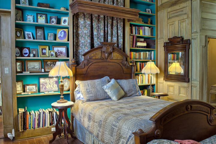 Room 42 of 109