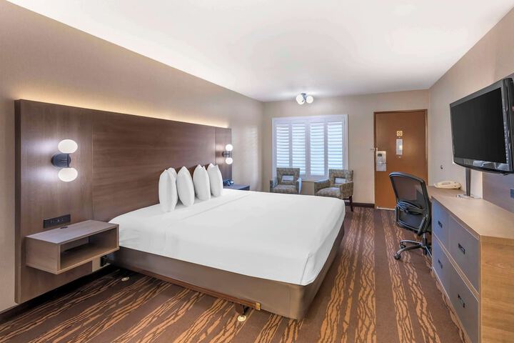 Room 8 of 54