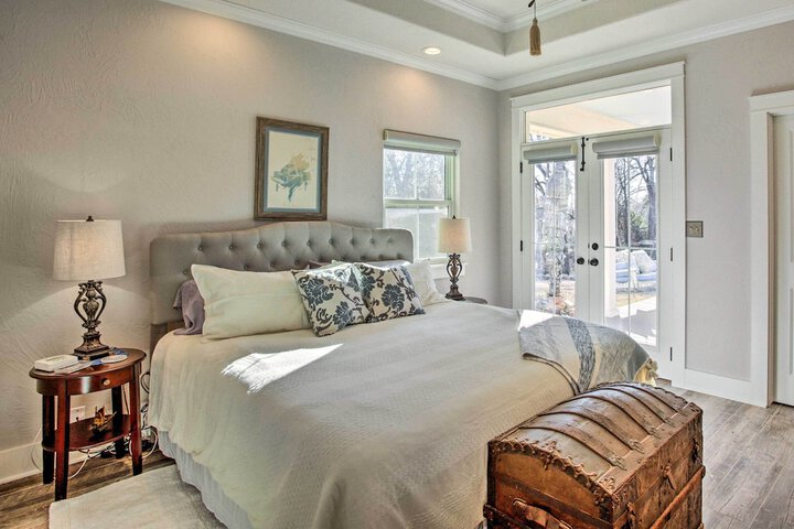 Spacious Kingston Home on Lake Texoma!