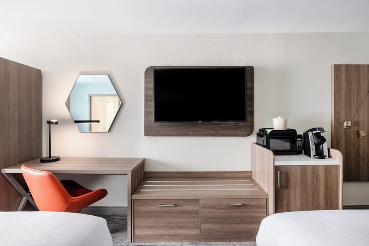 Room 21 of 48