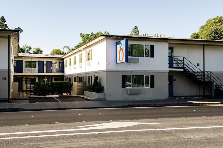 Hotel 2 of 42