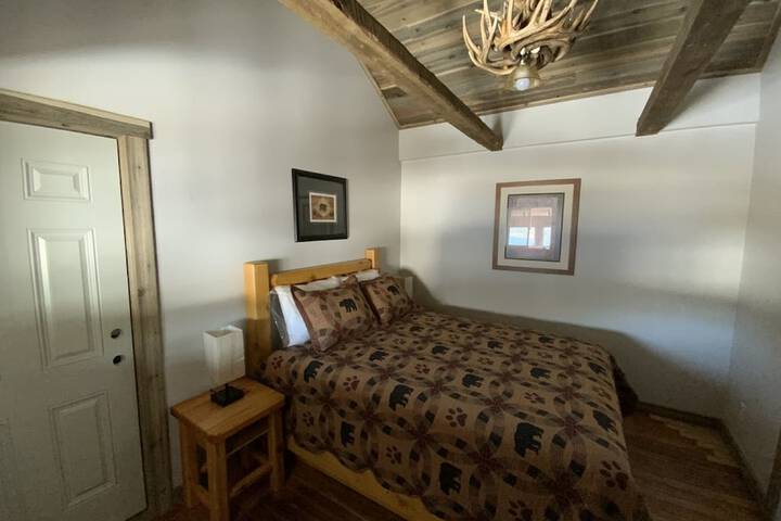 Island Park Lodge