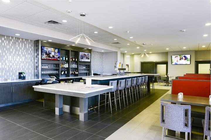 Lounge 60 of 65