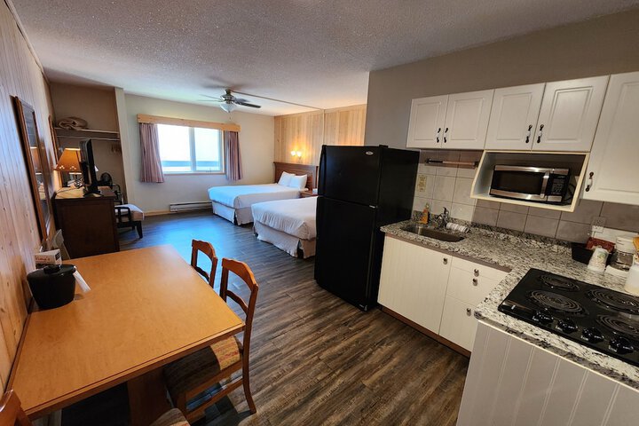 Aspen Village Inn