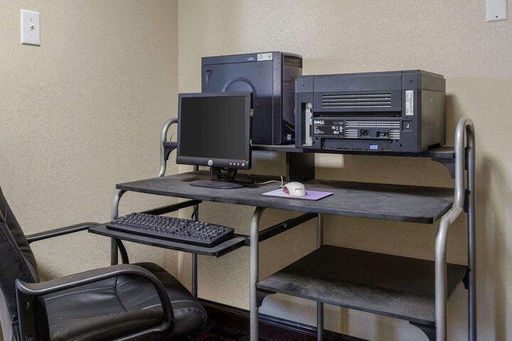 Business Center 29 of 29