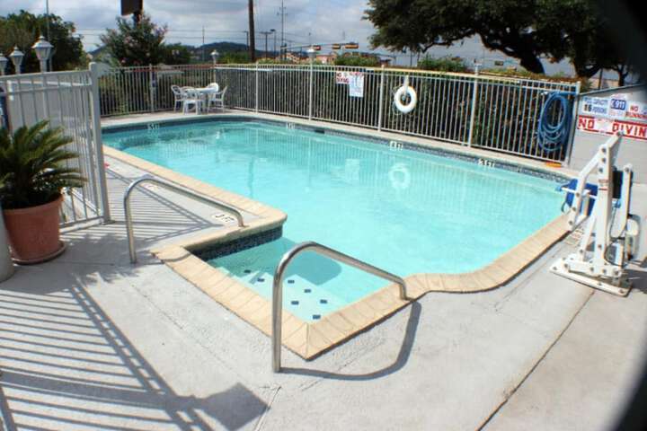 Pool 6 of 25