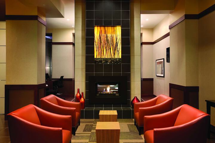 Hyatt Place Des Moines / Downtown