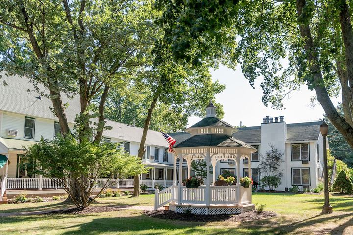 Rosemont Inn Resort B & B