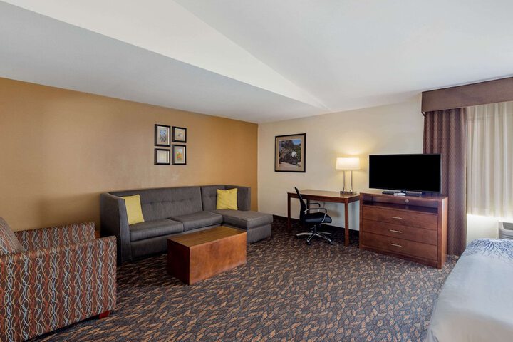 Room 11 of 29