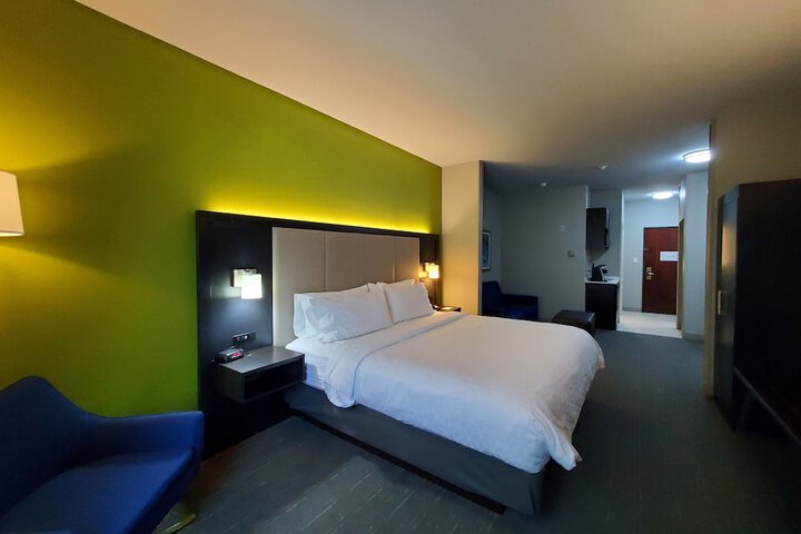 Holiday Inn Express Hotel & Suites Pearland by IHG