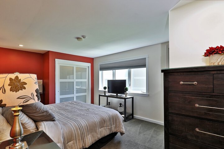 Room 108 of 213