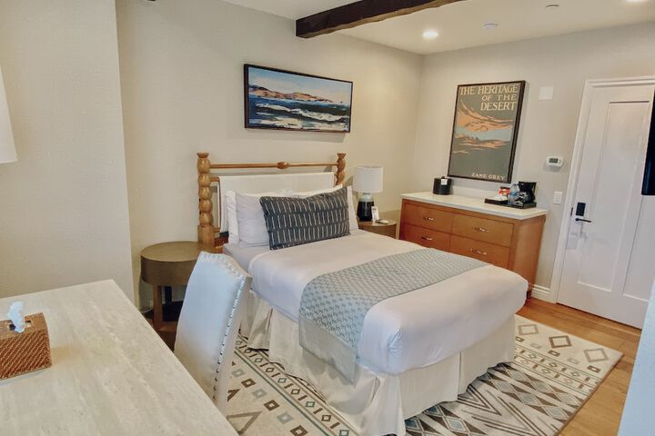 Zane Grey Pueblo Hotel