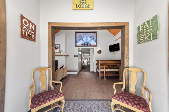 Hotel Interior 20 of 46