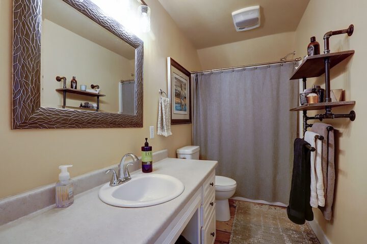 Room 25 of 43