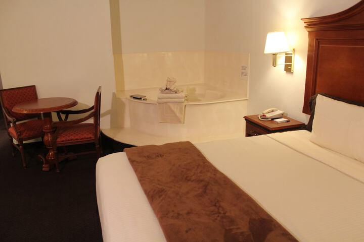 Room 11 of 36