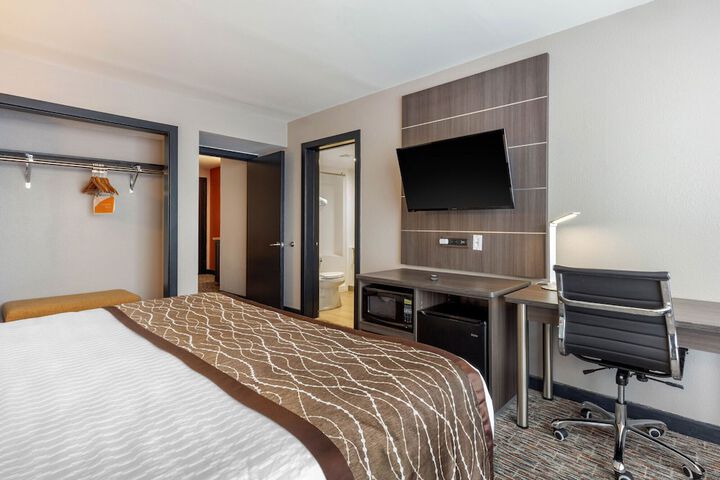 Room 16 of 24
