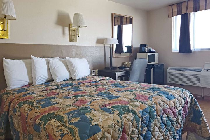 Room 28 of 32