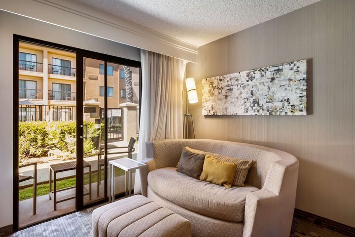 Room 21 of 40
