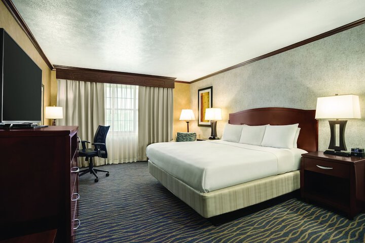 Room 48 of 112