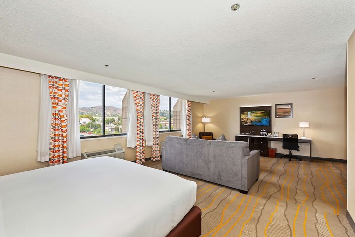 Room 22 of 48