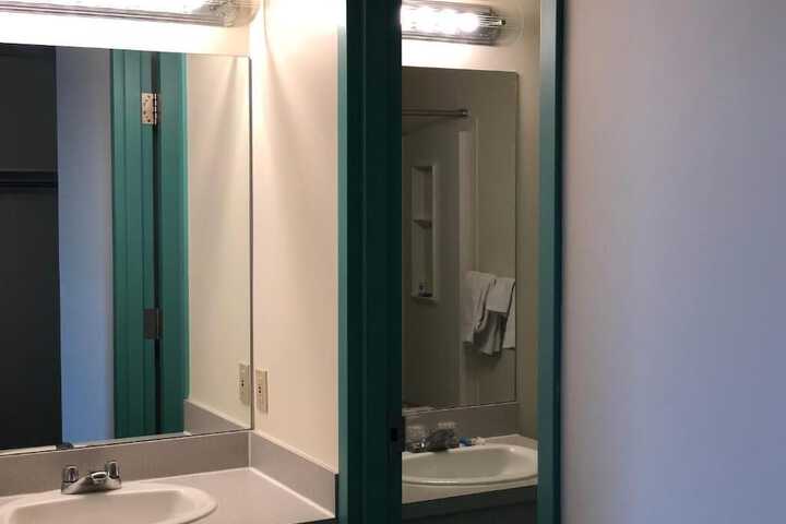 Room 26 of 40