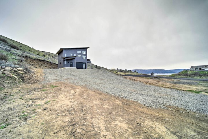 Modern Davenport Home w / Water View & Grill!