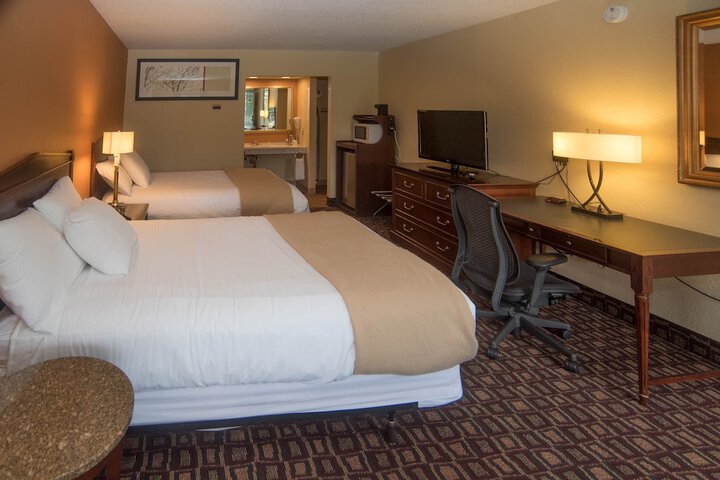 Room 17 of 37
