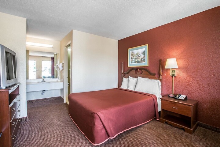 Room 18 of 23
