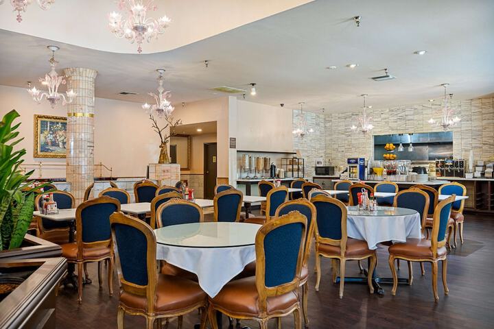 Chateau Big Bear Boutique Hotel BW Signature Collection