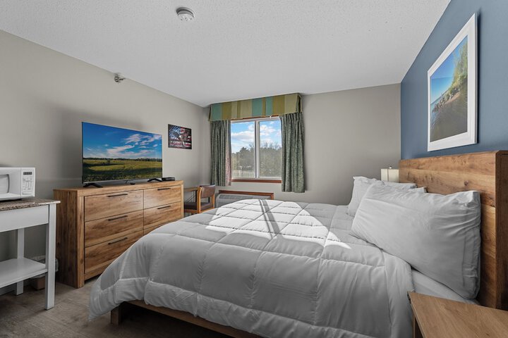 Nisswa Hotel and Suites