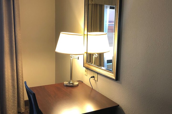Room 32 of 50