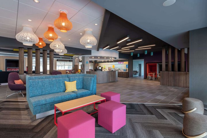 Hotel Interior 7 of 31