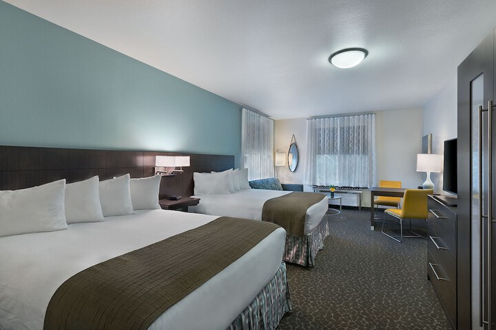 Room 9 of 28
