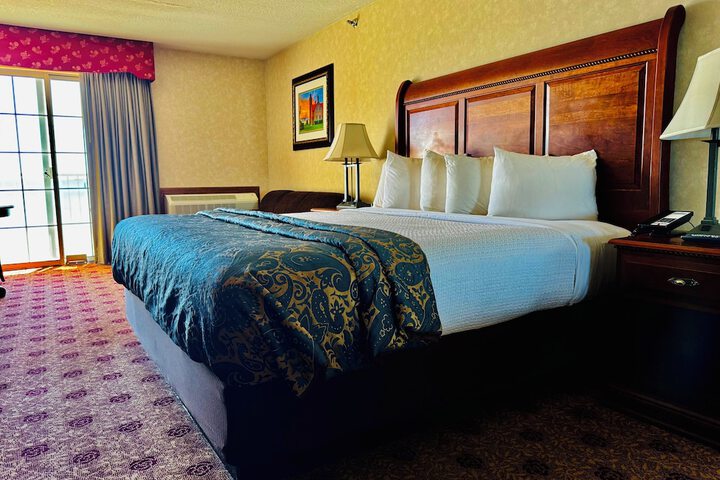 Hamilton Inn Select Beachfront Mackinaw City