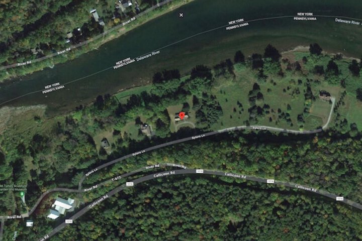 Pocono Dog-Friendly Home on River