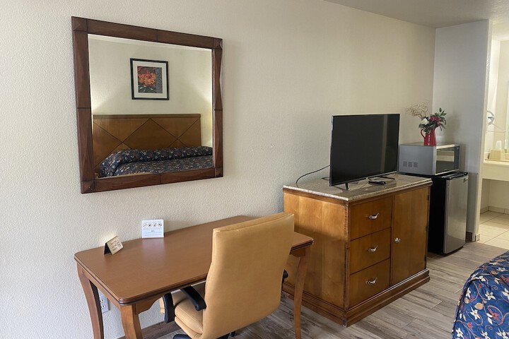 Room 21 of 49