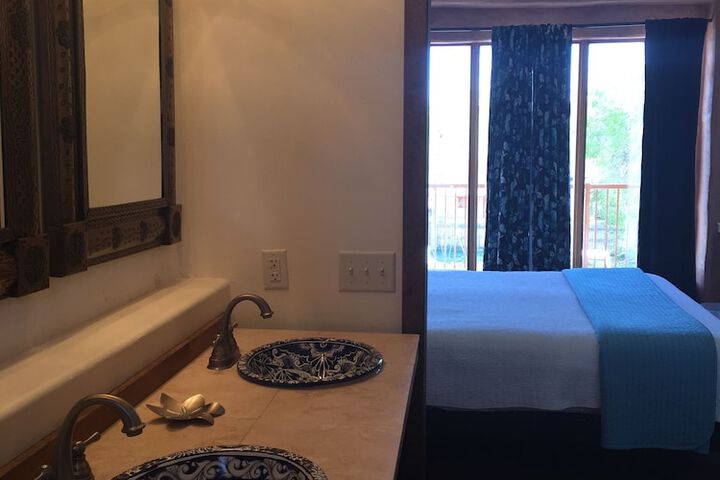 Room 5 of 38