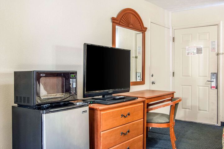 Room 18 of 23