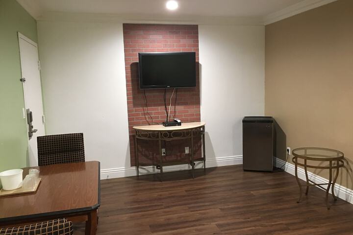 Room 21 of 27