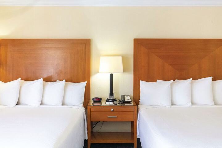 Room 13 of 36