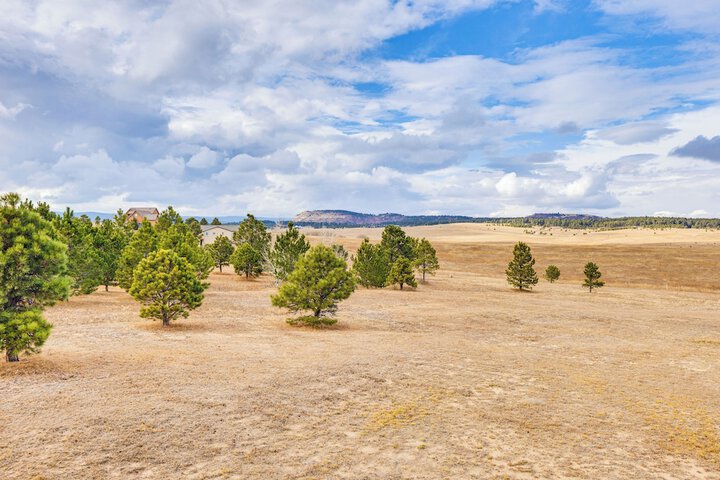 Spacious Southern Colorado Home w / Mountain Views
