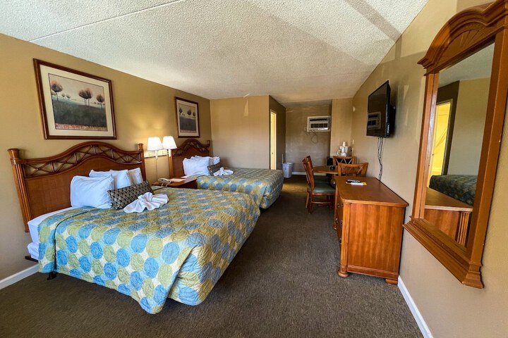 Room 13 of 30