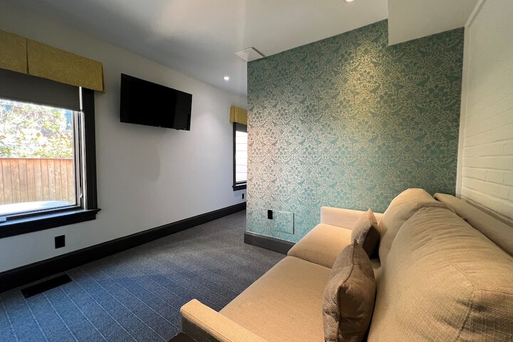 Room 63 of 99